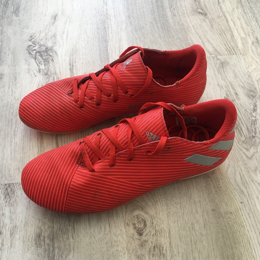 Adidas nemiziz soccer cleats (youth size 5.5)